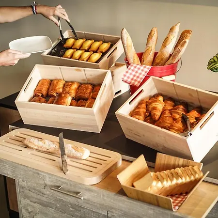 Отель Ibis Centre Giraudeau