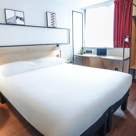 Hotel Ibis Centre Giraudeau 3*
