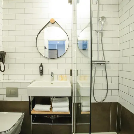 Отель Ibis Centre Giraudeau 3*