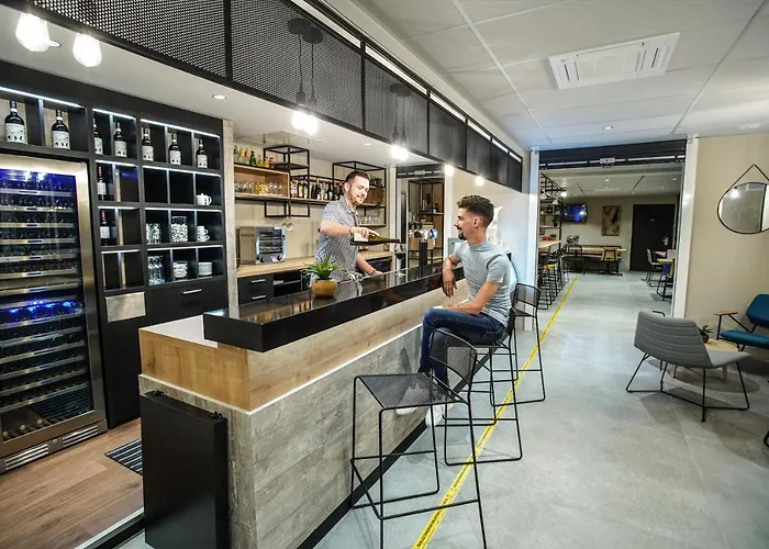 Ibis Centre Giraudeau Готель 3*