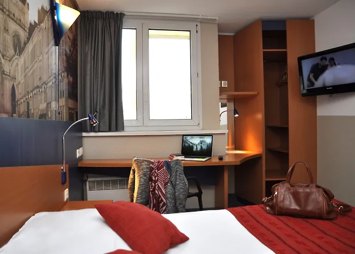 Ibis Centre Giraudeau 3* تور