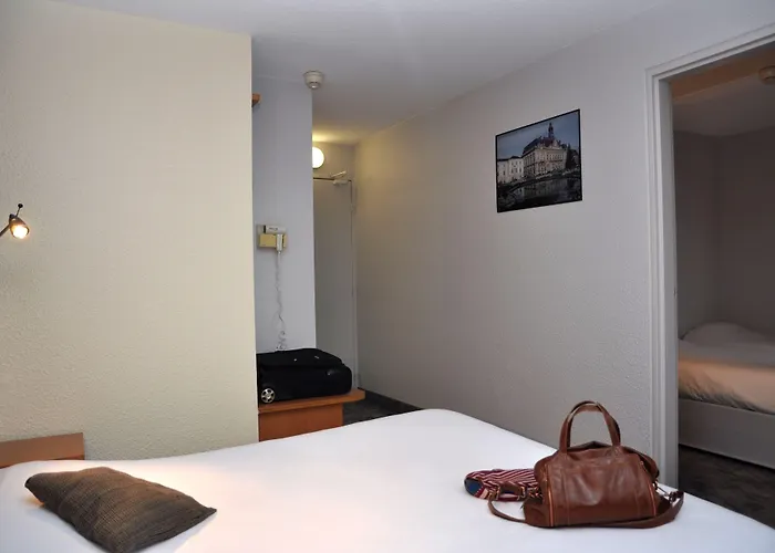 فندق Ibis Centre Giraudeau 3*