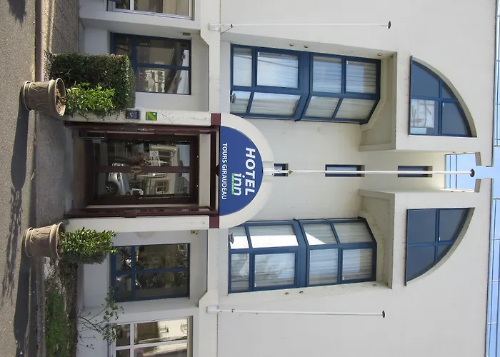 Ibis Centre Giraudeau Тур